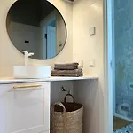Stylish In Historic Doll, Center Apartment *