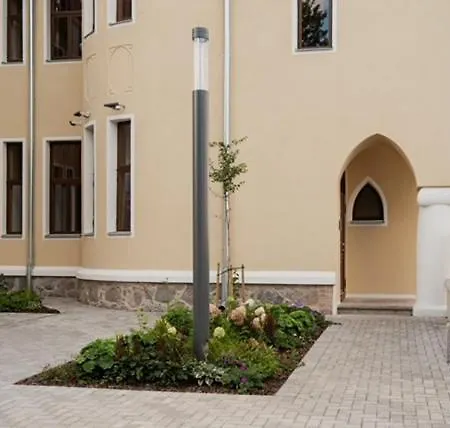 Stylish In Historic Doll, Center