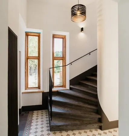 Stylish In Historic Doll, Center *